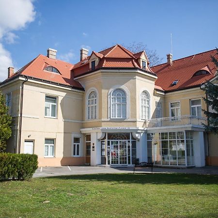 Milde'S Apartment Near The City Center - Hospodarska Street Trnava Exterior photo